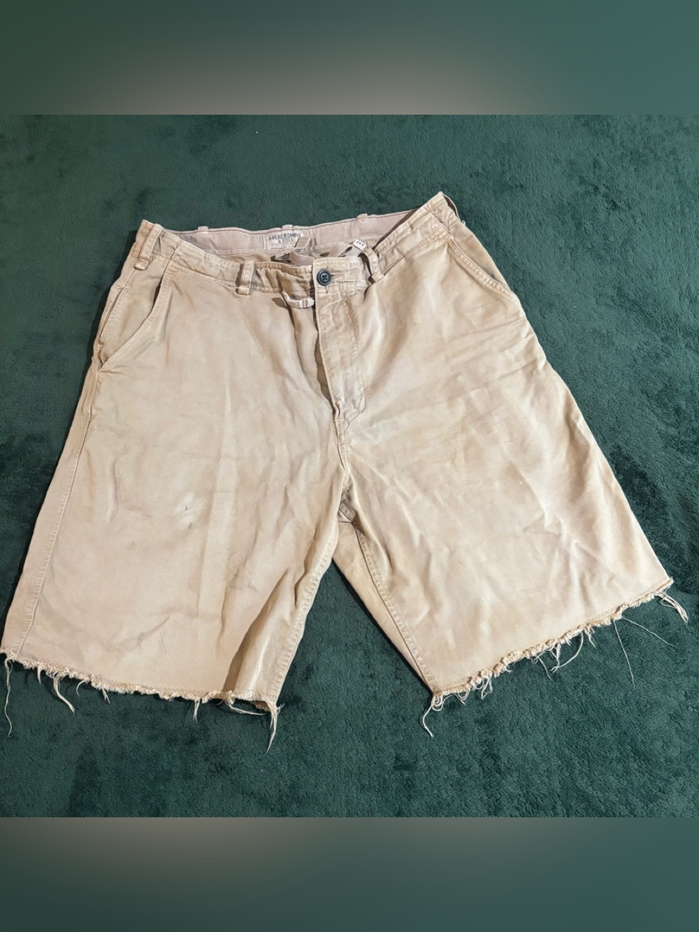 vintage men’s 34 Abercrombie & Fitch Cut off khaki shorts